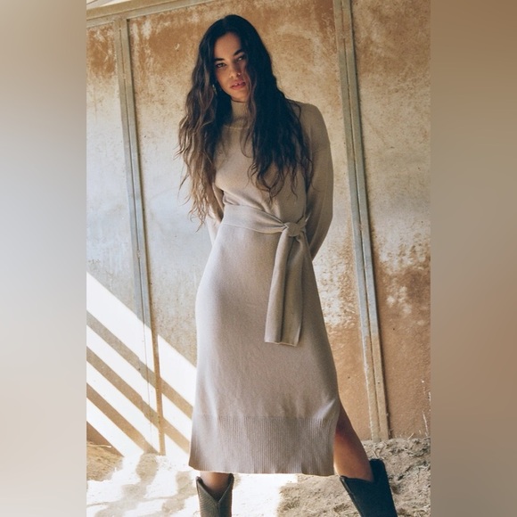 Rails Dresses & Skirts - Rails Mila Tie Waist Beige Knit Turtleneck Sweater Dress Size XS